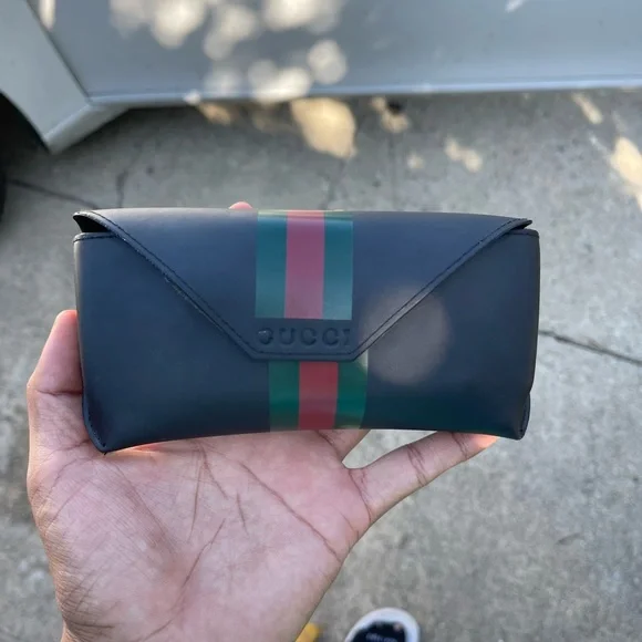 Gucci Black Web Sides Sunglasses - Picture 5 of 6